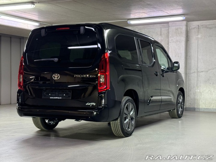 Toyota ProAce City Verso Family 1,5 AT Long 2025