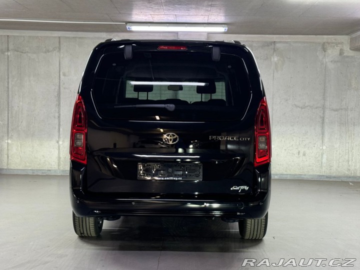 Toyota ProAce City Verso Family 1,5 AT Long 2025