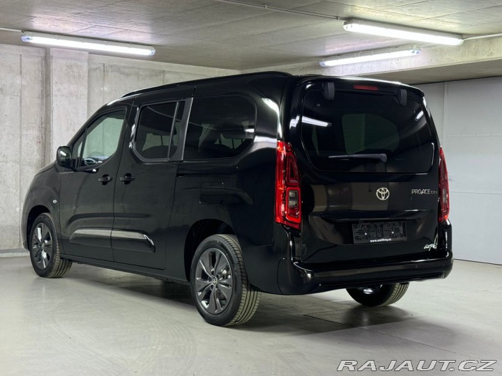 Toyota ProAce City Verso Family 1,5 AT Long 2025