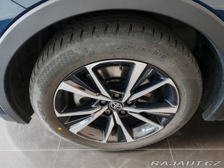 Toyota C-HR 2.0 Hybrid 135kW E-CVT St 2023