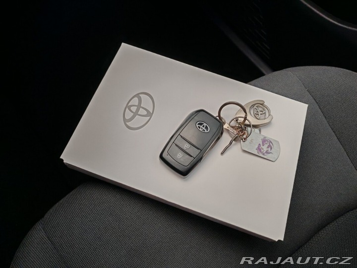 Toyota C-HR 2.0 Hybrid 135kW E-CVT St 2023