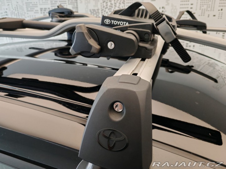 Toyota C-HR 2.0 Hybrid 135kW E-CVT St 2023