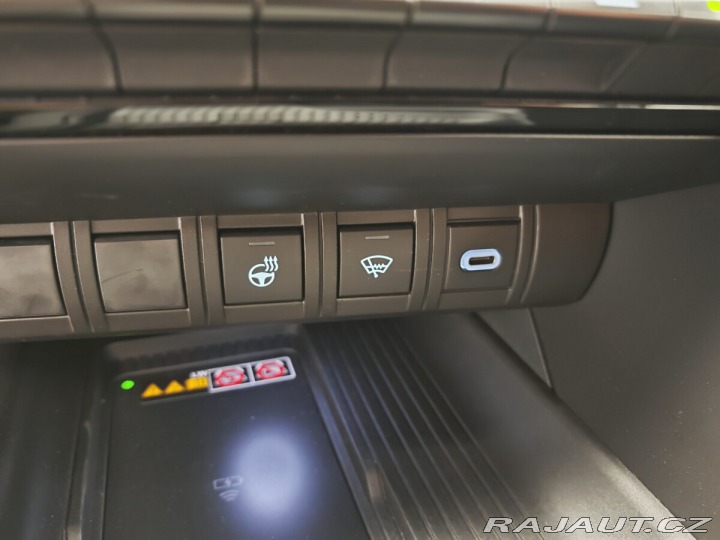 Toyota C-HR 2.0 Hybrid 135kW E-CVT Ex 2023