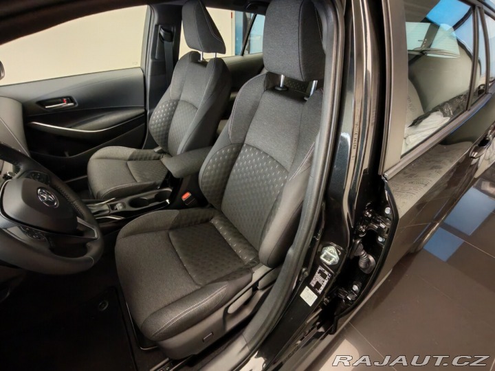 Toyota Corolla 1.8 Hybrid e-CVT Style To 2024