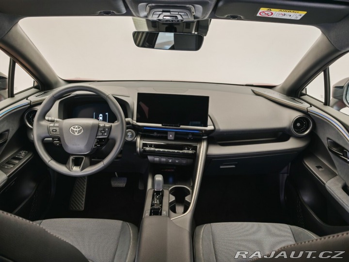 Toyota C-HR 2,0 Hybrid e-CVT Executiv 2024