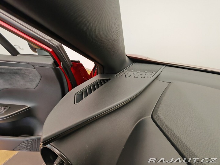 Toyota C-HR 2,0 Hybrid e-CVT Executiv 2024