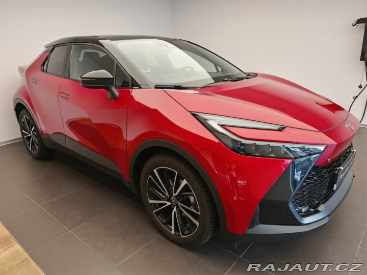 Toyota C-HR 2,0 Hybrid e-CVT Executiv 2024