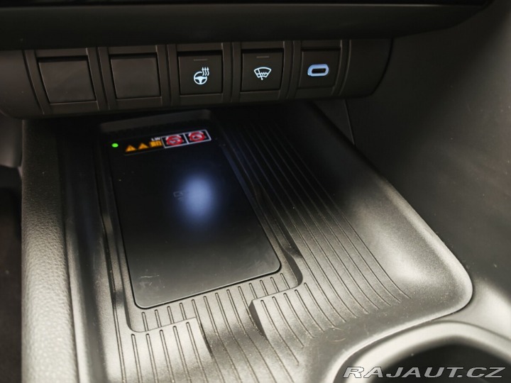 Toyota C-HR 2,0 Hybrid e-CVT Executiv 2024