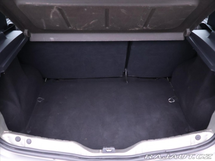Dacia Sandero 1,2 i Arctica Klimatizace 2012