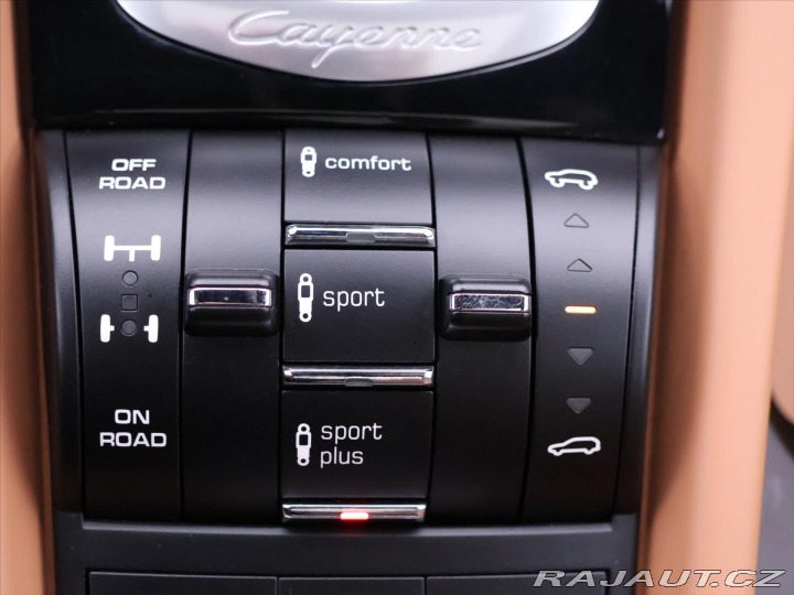 Porsche Cayenne 4,1 V8 283kW S Platinum D 2016
