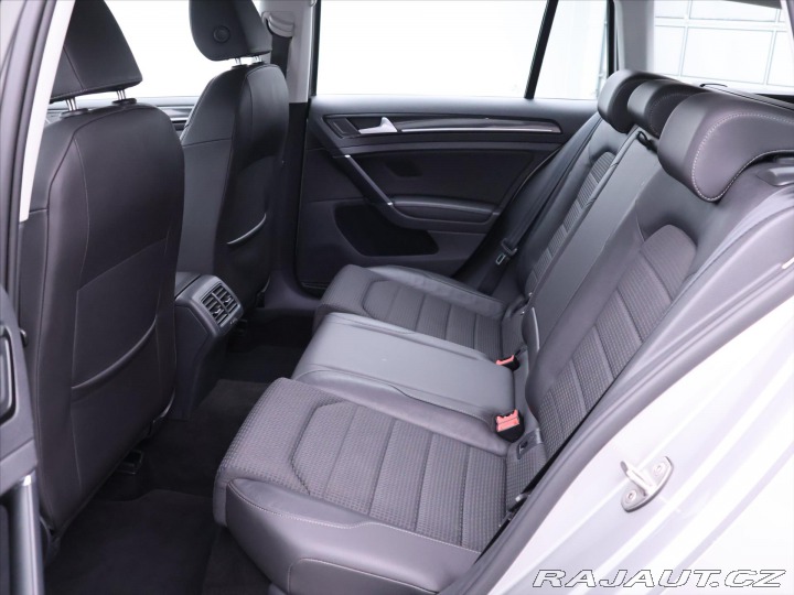 Volkswagen Golf 1,6 TDI Highline CZ 2015