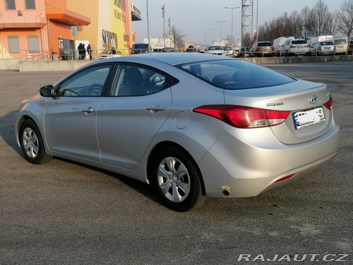 Hyundai Elantra 2012
