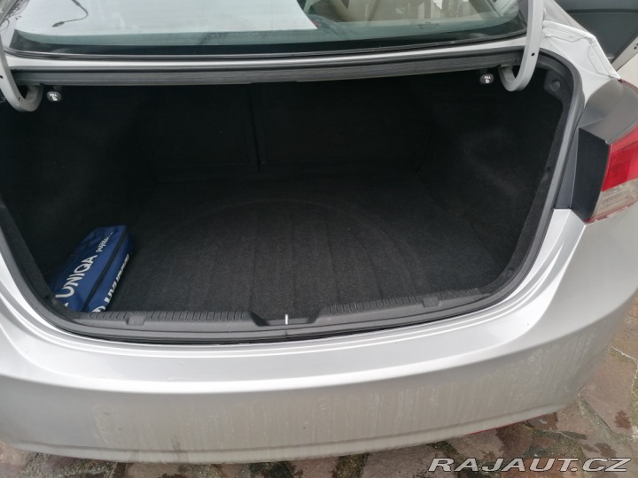 Hyundai Elantra 2012