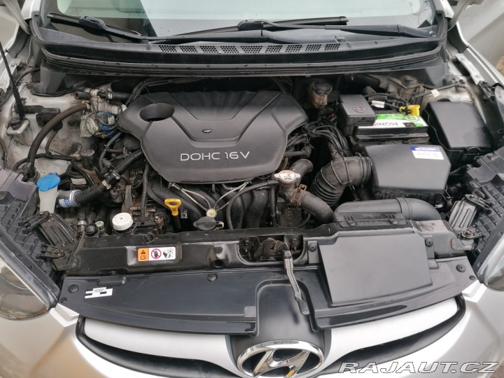 Hyundai Elantra 2012
