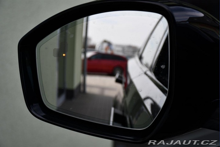 Land Rover Range Rover Velar P300 SE MERIDIAN 1M ČR 2020