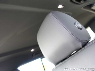 Land Rover Defender 110 3,0 X-Dynamic SE D200 2025