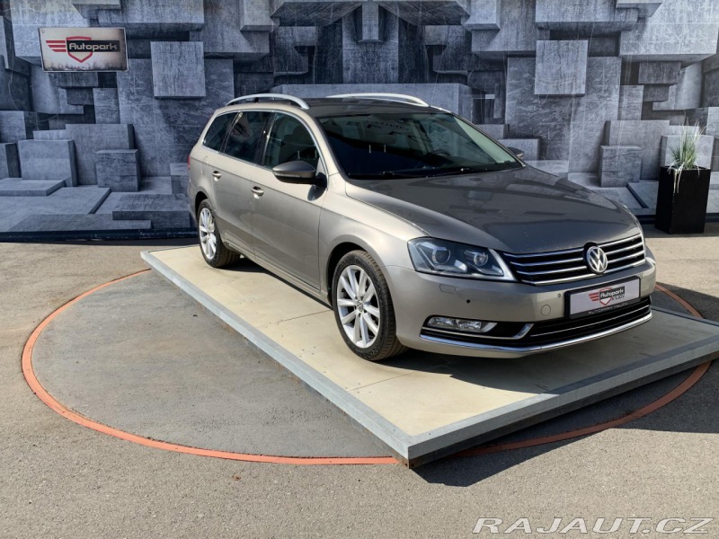 Volkswagen Passat 2.0TDI 125KW, VÝBAVA
