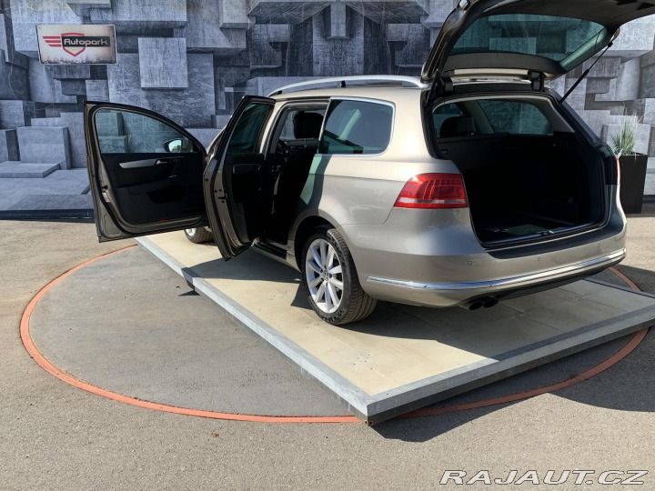 Volkswagen Passat 2.0TDI 125KW, VÝBAVA 2012