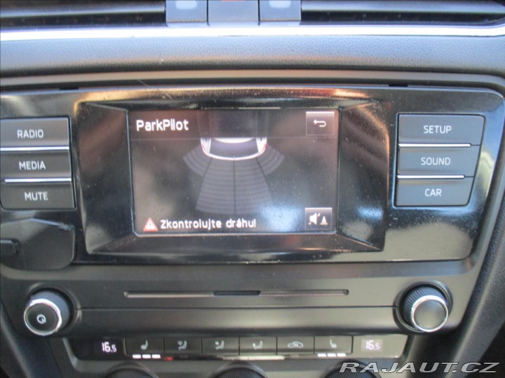 Škoda Octavia 1,6 TDi 77kw Ambiente, po 2015