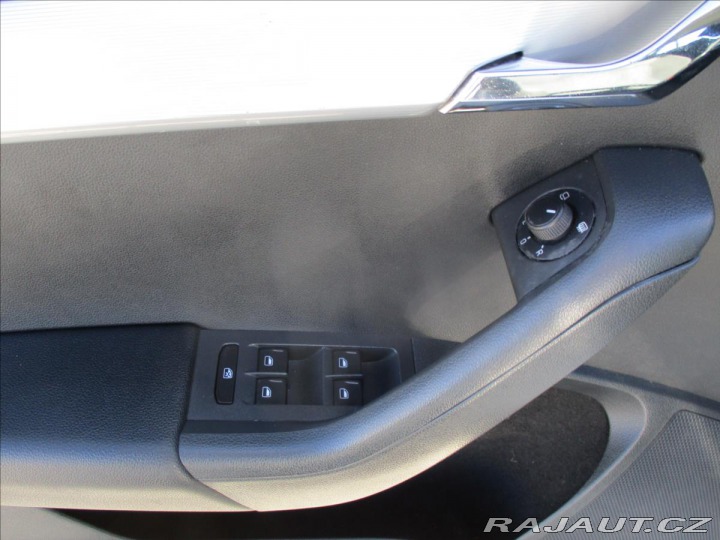 Škoda Octavia 1,6 TDi 77kw Ambiente, po 2015