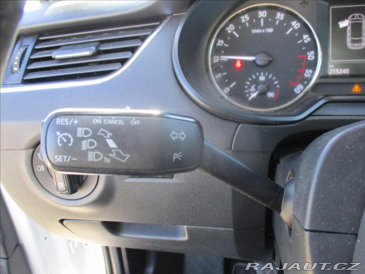 Škoda Octavia 1,6 TDi 77kw Ambiente, po 2015