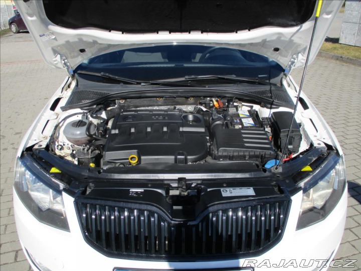 Škoda Octavia 1,6 TDi 77kw Ambiente, po 2015