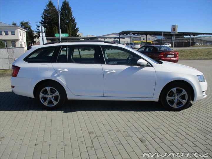 Škoda Octavia 1,6 TDi 77kw Ambiente, po 2015