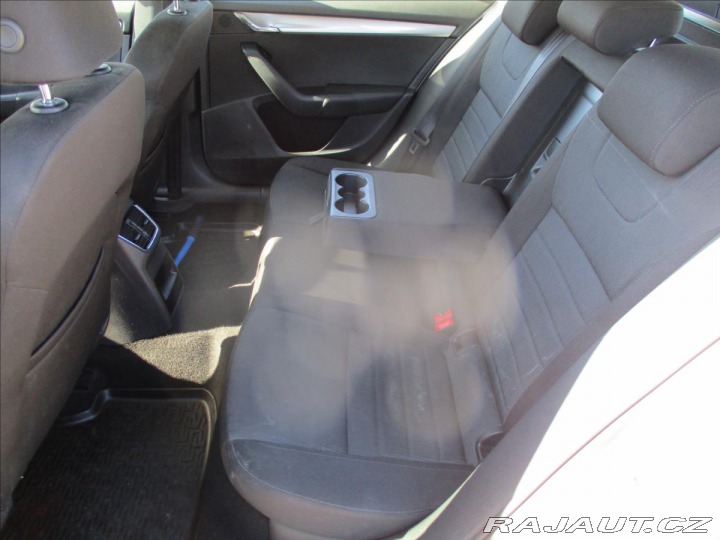 Škoda Octavia 1,6 TDi 77kw Ambiente, po 2015