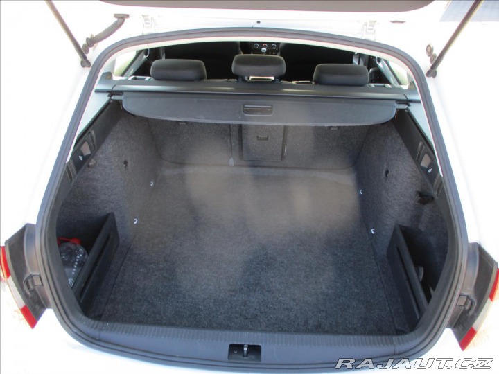 Škoda Octavia 1,6 TDi 77kw Ambiente, po 2015