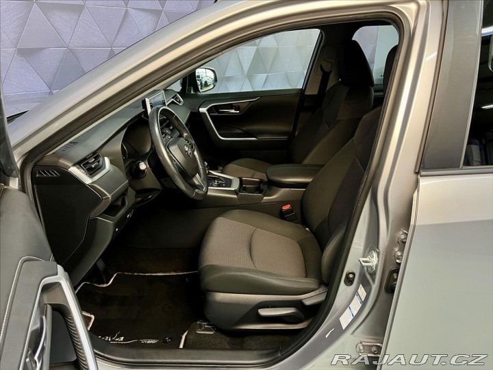 Toyota RAV4 2,5 HYBRID e-CVT AWD COMF 2019