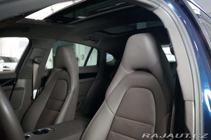 Porsche Panamera 4 PDLS PDCC Chrono Záruka 2022