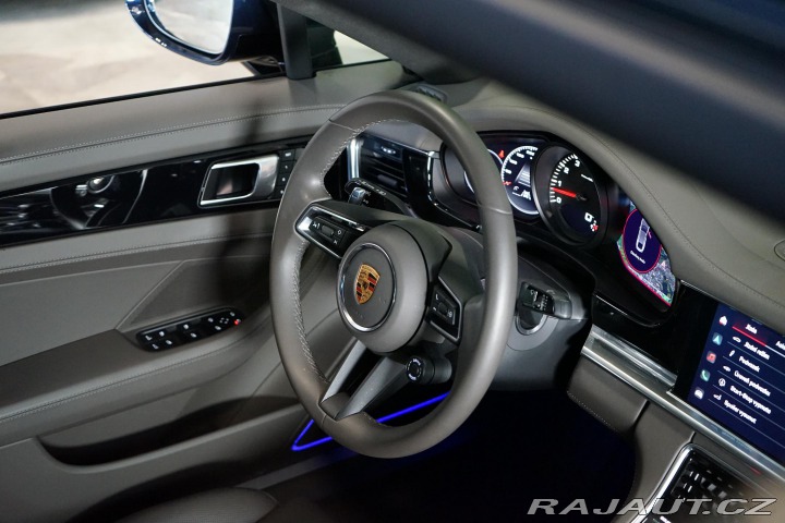 Porsche Panamera 4 PDLS PDCC Chrono Záruka 2022