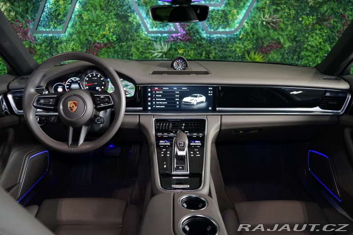 Porsche Panamera 4 PDLS PDCC Chrono Záruka 2022