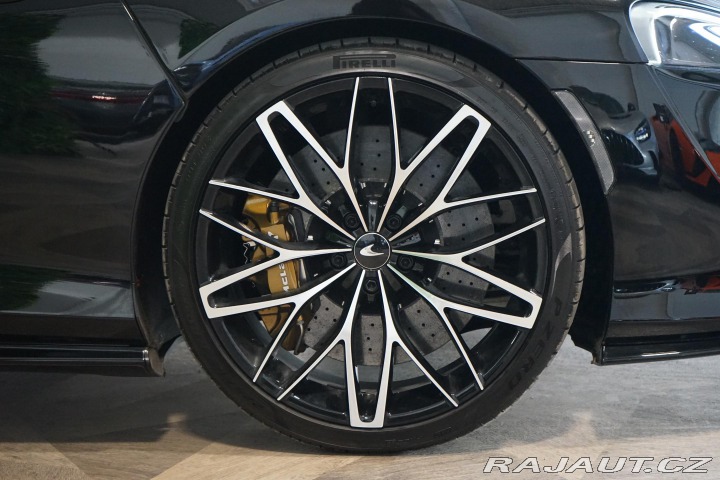 McLaren GT Lift B&W LED Záruka 2023