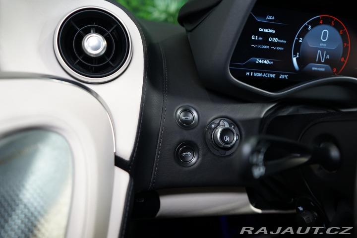 McLaren GT Lift B&W LED Záruka 2023