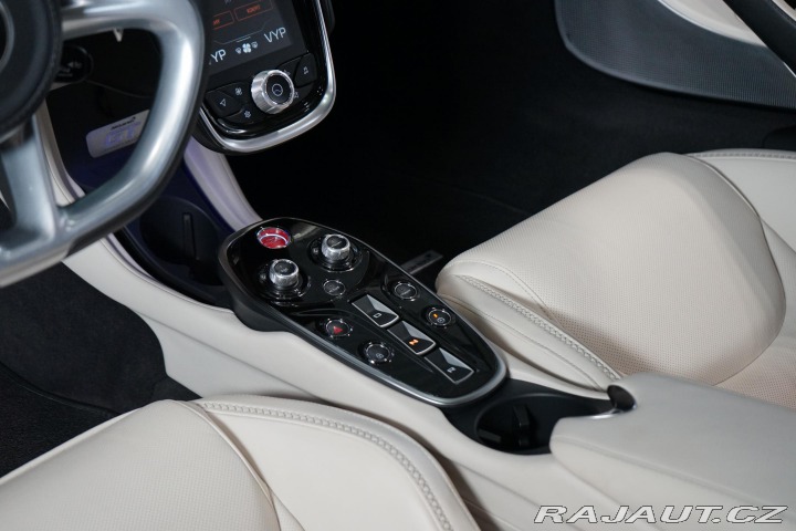 McLaren GT Lift B&W LED Záruka 2023