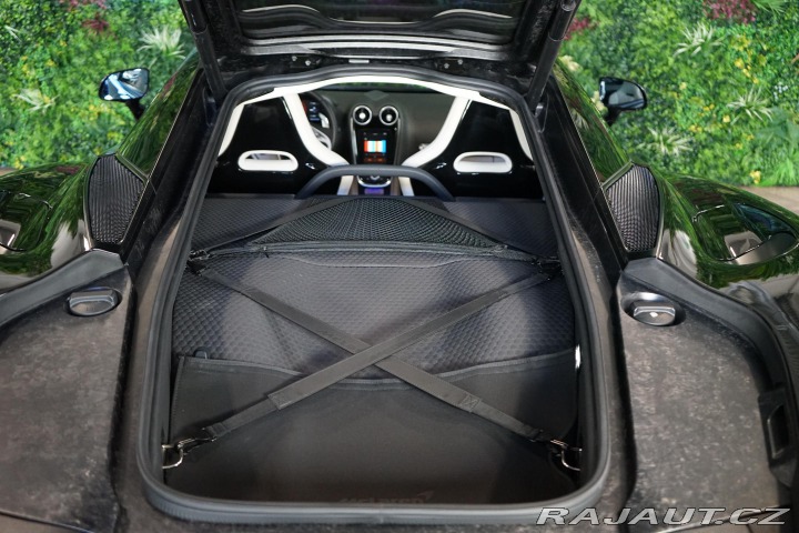 McLaren GT Lift B&W LED Záruka 2023
