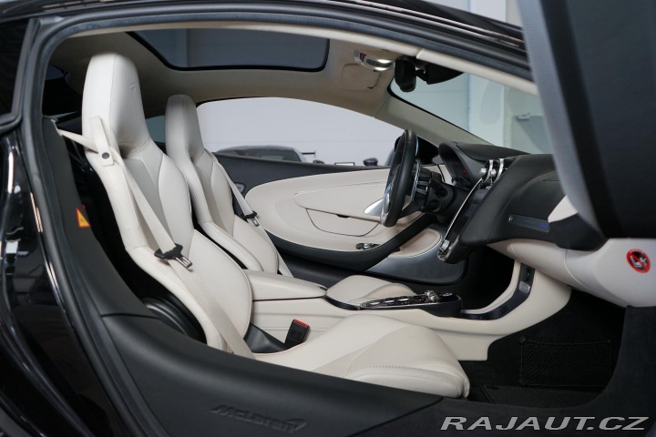 McLaren GT Lift B&W LED Záruka 2023