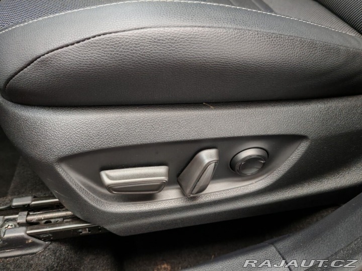 Toyota C-HR 1.8 Hybrid E-CVT Executi 2023