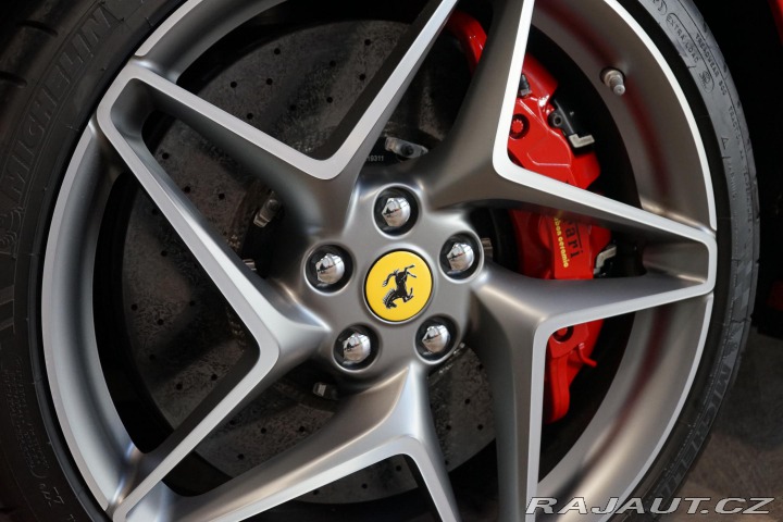 Ferrari F8 Tributo Lift Carbon Dayto 2022