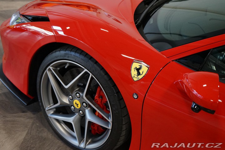 Ferrari F8 Tributo Lift Carbon Dayto 2022