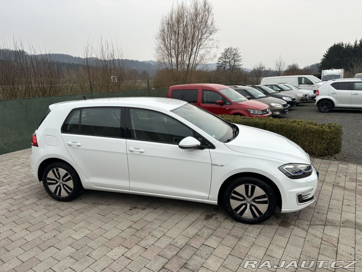 Volkswagen e-Golf 100kW 32kWh AC/DC TEPELNÉ 2020
