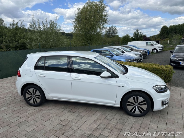 Volkswagen e-Golf REZERVOVÁNO, 100kW 32kWh 2020