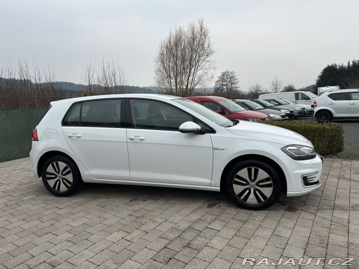 Volkswagen e-Golf 100kW 32kWh AC/DC TEPELNÉ 2020