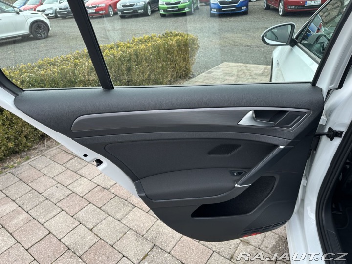 Volkswagen e-Golf 100kW 32kWh AC/DC TEPELNÉ 2020