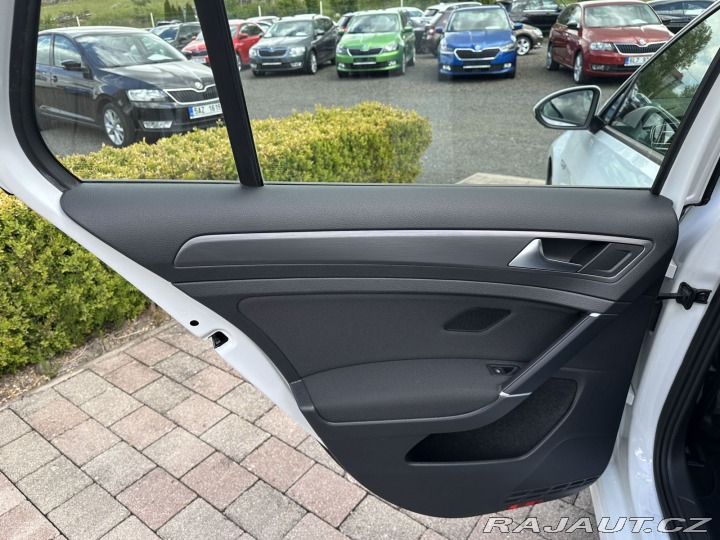 Volkswagen e-Golf REZERVOVÁNO, 100kW 32kWh 2020