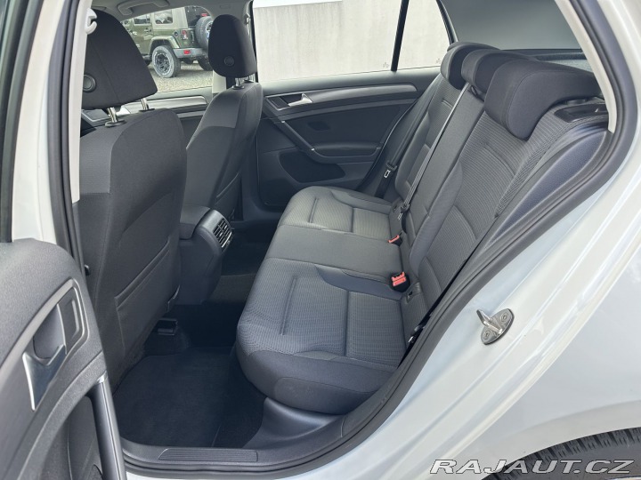 Volkswagen e-Golf REZERVOVÁNO, 100kW 32kWh 2020