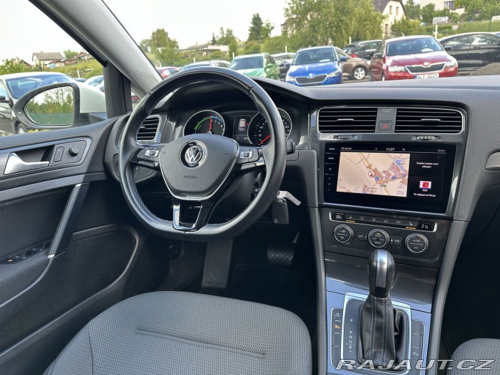 Volkswagen e-Golf REZERVOVÁNO, 100kW 32kWh 2020