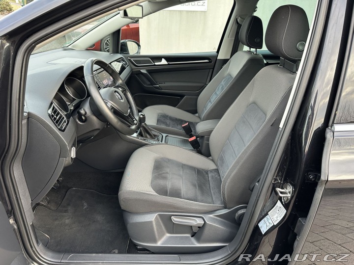 Volkswagen Golf Sportsvan 2,0TDI 110kW HIGHLINE TAŽ 2015