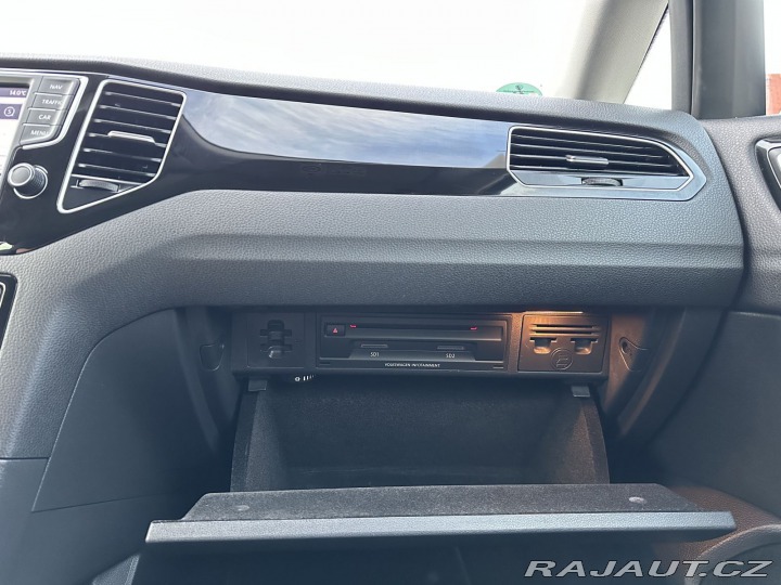Volkswagen Golf Sportsvan 2,0TDI 110kW HIGHLINE TAŽ 2015